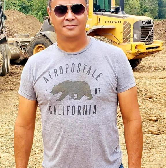 Meet your Posher, Ricardo - Picture 1 of 1